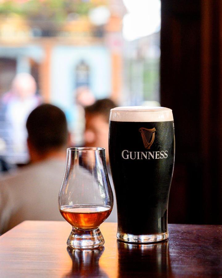 Thirteen On The Green - Eyre Square Galway Exterior photo